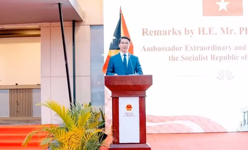 L’ambassadeur Pham Binh Dam prononce un discours lors de la cérémonie. (Photo : ambassade du Vietnam au Timor-Leste)