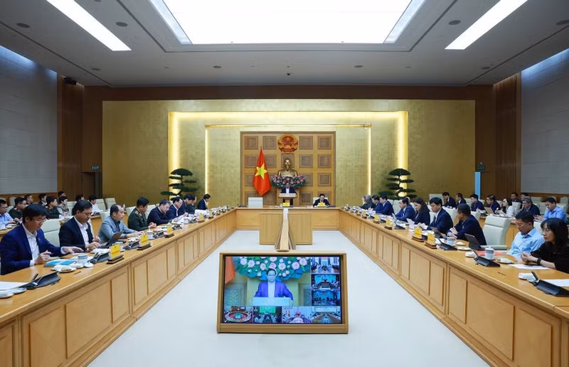 Le Premier ministre Pham Minh Chinh préside la visioconférence pour évaluer l'avancement de la « Campagne Quang Trung ». Photo : VNA.