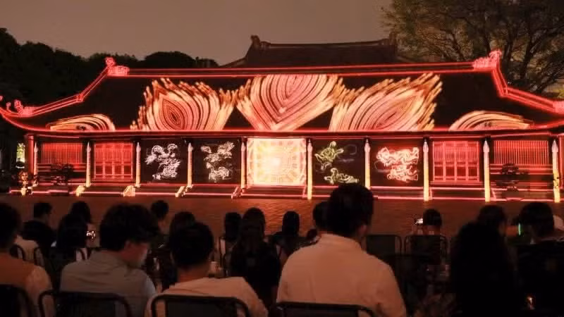 Les technologies numériques sont au cœur du circuit « L’Essence de la tradition académique » au Temple de la Littérature.