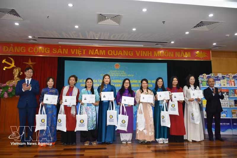 Enseignantes vietnamiennes d’outre-mer participant à la formation de 2026 sur les méthodes d'enseignement de la langue vietnamienne. Photo : VNA