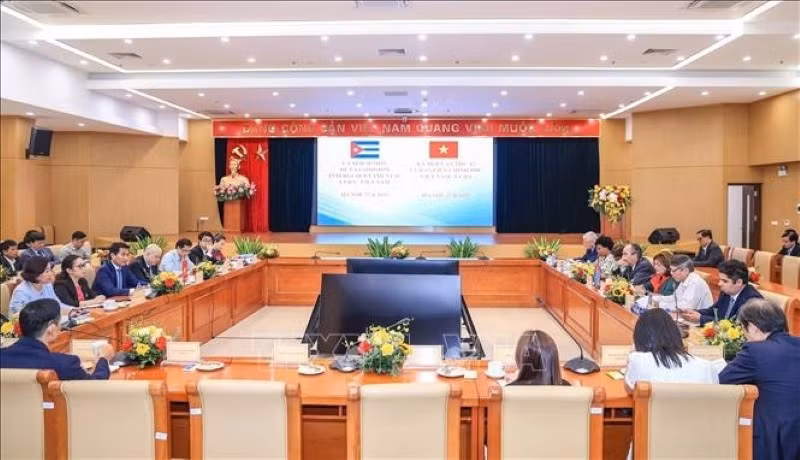 La 42ᵉ session du Comité intergouvernemental Vietnam - Cuba sur la coopération économique et scientifique et technique se tient du 27 août au 2 septembre à Hanoï. Photo : VNA.