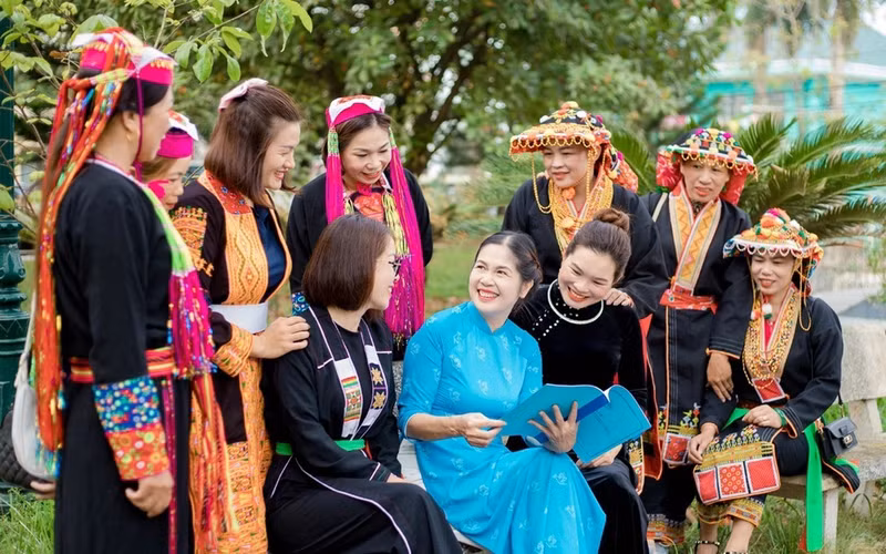 L’Union des femmes à tous les niveaux accompagne les femmes des minorités ethniques et des régions montagneuses dans le développement économique. Photo: PNVN