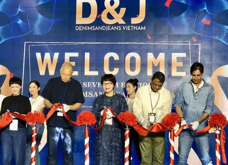 Cérémonie d'ouverture du salon Denimsandjeans Vietnam. Photo : VNA.