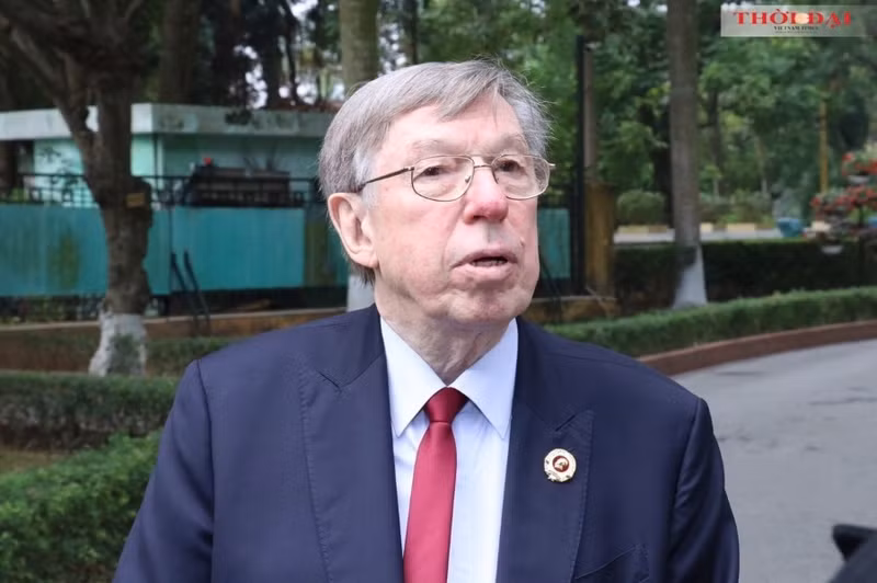 M. Viktor Alekseevich Petrov lors de sa venue au Vietnam pour participer aux activités commémorant le 50e anniversaire de la signature des Accords de Paris sur la fin de la guerre et le rétablissement de la paix au Vietnam. Photo : Thu Ha.