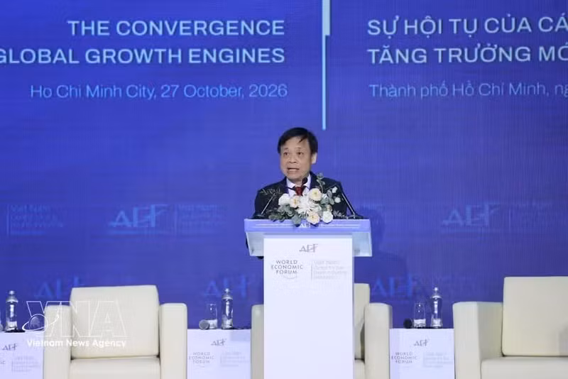Le Quoc Cuong, membre de la sous-commission des sciences et technologies, de l’innovation et de la transformation numérique du Conseil de développement de Hô Chi Minh-Ville prend la parole. Photo : VNA.
