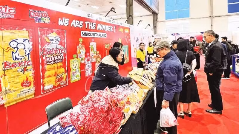 Des produits thaïlandais présentés lors d’une foire commerciale à Hanoi.