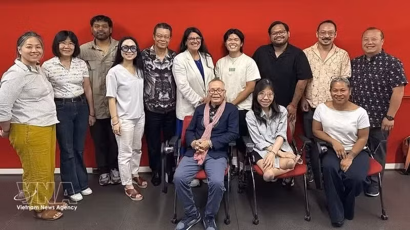 La délégation de l’Association des victimes de l’agent orange/dioxine de Hô Chi Minh-Ville rencontre des amis progressistes américains. Photo: VNA.