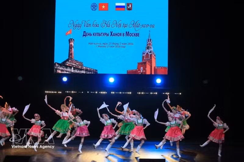 Une danse russe au programme artistique « Journées culturelles de Hanoï à Moscou 2026 ». Photo : VNA.