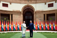 Le Premier ministre indien Narendra Modi et le secrétaire général et président To Lam. Photo : thoidai.com.vn