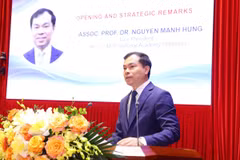 Le professeur associé Nguyen Manh Hung, directeur adjoint de l'Académie politique nationale de Hô Chi Minh et vice-président du Conseil central de la théorie. Photo : VGP