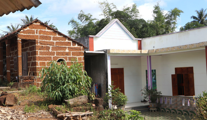 Des maisons uniques en latérite se dressent à Quang Ngai ảnh 5