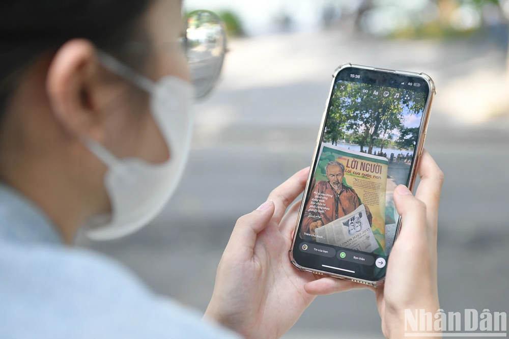 Après avoir reçu le supplément, de nombreux jeunes ont pris des photos pour les partager sur les réseaux sociaux.