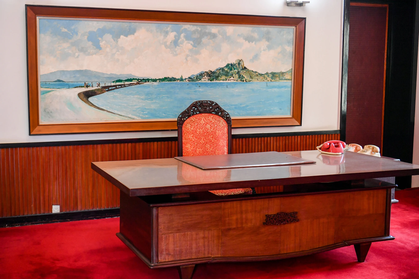 Le bureau du président actuel.