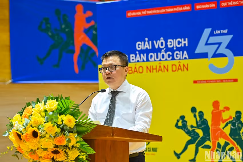 Le Quoc Minh, membre du Comité central du Parti, rédacteur en chef du Journal Nhân Dân, vice-président de la Commission centrale de la sensibilisation, de l'éducation et de mobilisation de masse du Parti, président de l’Association des journalistes vietnamiens et chef du Comité d’organisation du tournoi. Photo : NDEL.