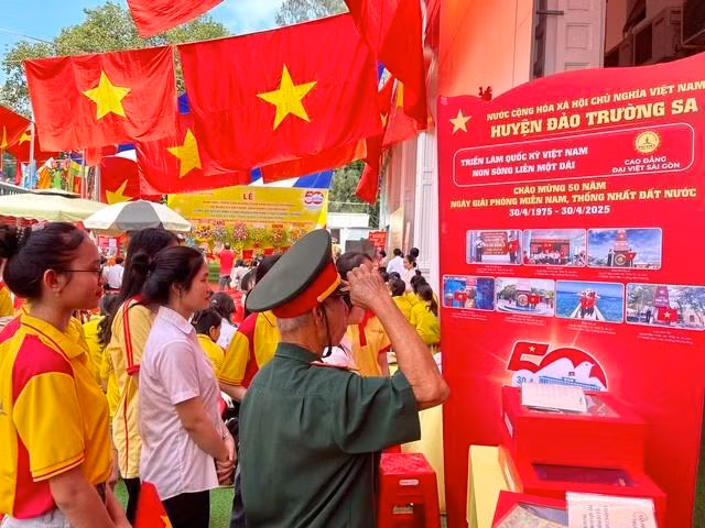 L’exposition rappelle la valeur de l’unité nationale. Photo : Dantri.