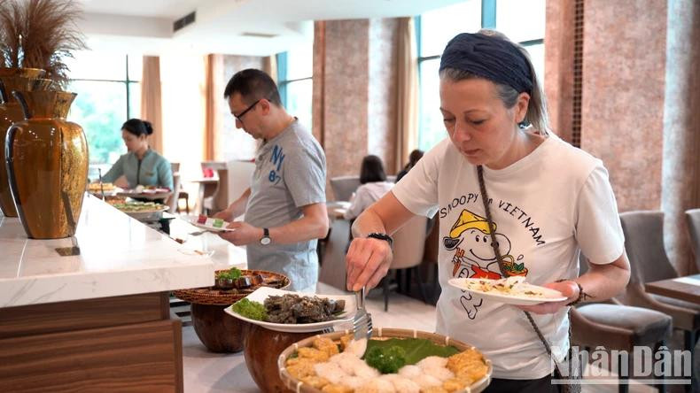 Depuis des siècles, les gâteaux traditionnels du Sud séduisent toujours les jeunes générations et attirent les visiteurs du monde entier. Depuis des siècles, les gâteaux traditionnels du Sud séduisent toujours les jeunes générations et attirent les visiteurs du monde entier.