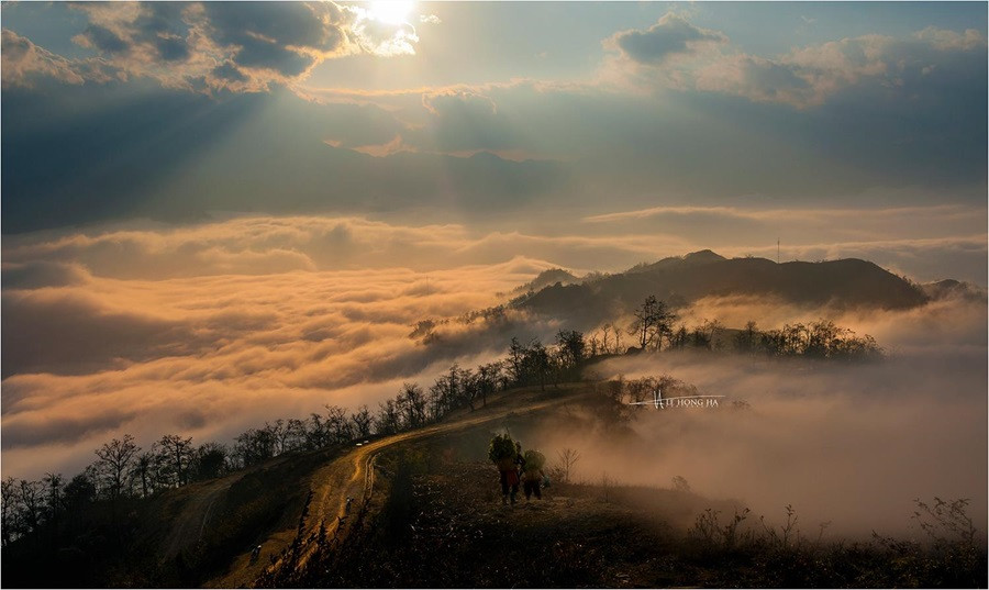 Une mer de nuages splendide vue depuis le hameau de Ngai Thau Thuong. Photo : Le Hong Ha Photography. Une mer de nuages splendide vue depuis le hameau de Ngai Thau Thuong. Photo : Le Hong Ha Photography.
