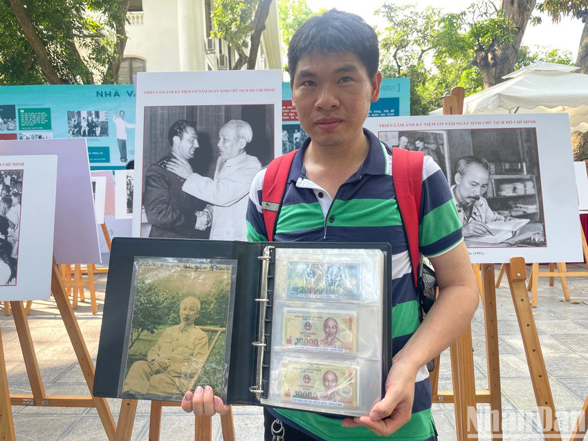 M. Vinh et sa collection. Photo : Nhân Dân.