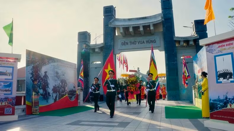 Les gâteaux traditionnels sont devenus familiers et indispensables lors des fêtes. En particulier pendant le Têt Nguyên Dán (le Nouvel An lunaire), chaque famille du Sud les prépare pour honorer les ancêtres, exprimant ainsi leur gratitude et préservant les valeurs culturelles traditionnelles.