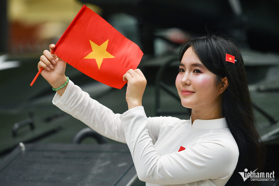 L'amour de la Patrie envahit les rues de Hô Chi Minh-Ville à la fin du mois d'avril ảnh 8