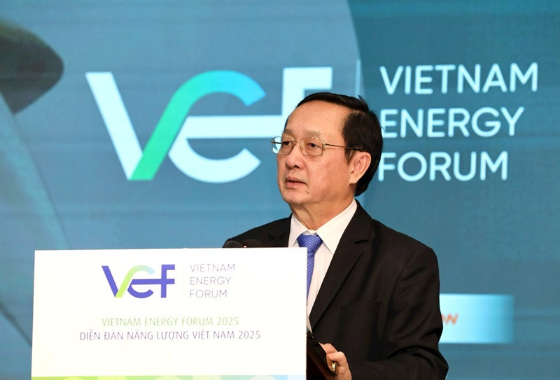 Huynh Thanh Dat, membre du Comité central du Parti et vice-président de la Commission centrale de la propagande et de la mobilisation de masse du Parti s’adresse au forum. Photo : Diendandoanhnghiep. Huynh Thanh Dat, membre du Comité central du Parti et vice-président de la Commission centrale de la propagande et de la mobilisation de masse du Parti s’adresse au forum. Photo : Diendandoanhnghiep.
