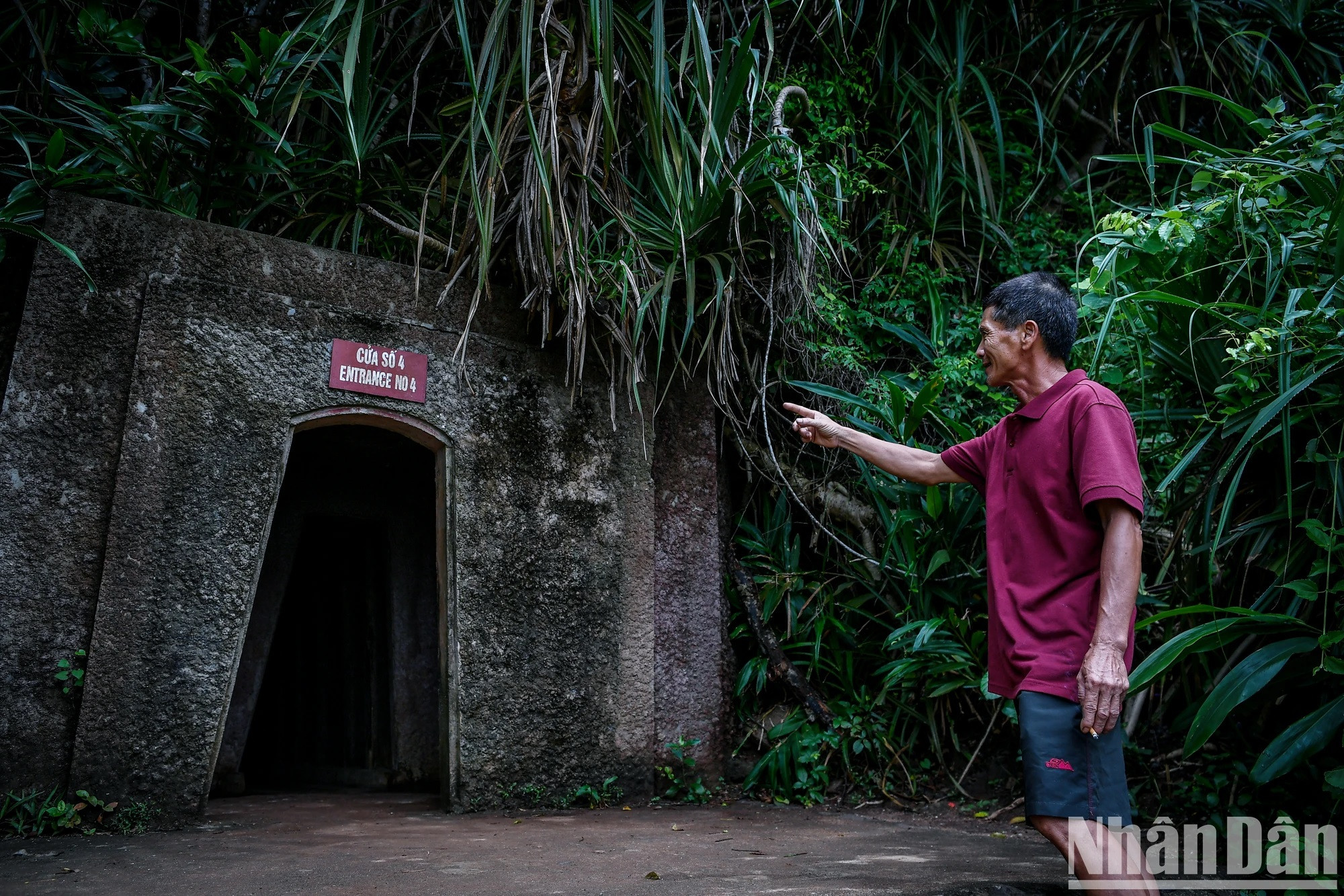 Sur cette photo, l’entrée numéro 4 qui fait face à la mer. À partir de là, le tunnel s’enfonce sous terre.