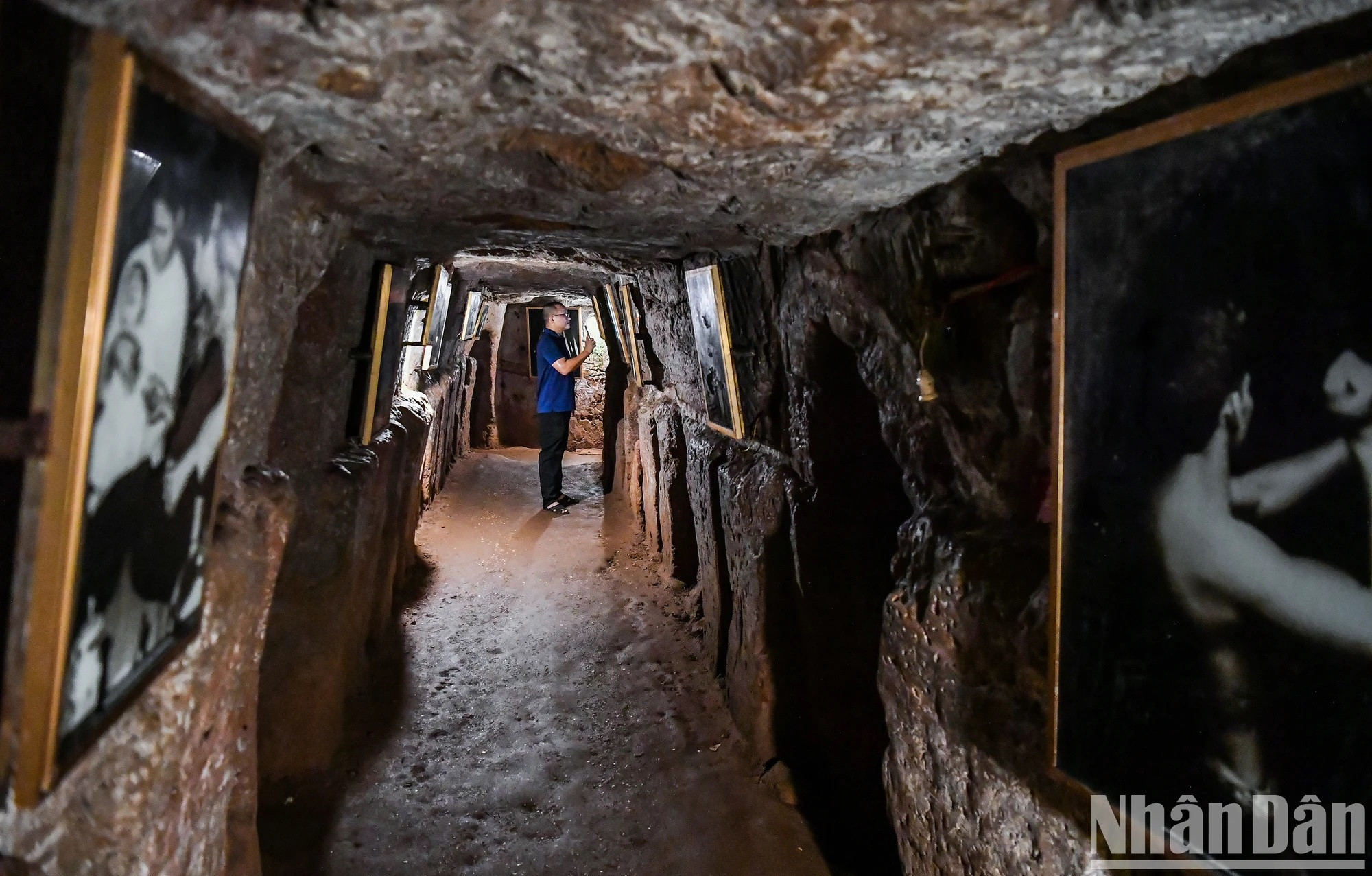 Quelques images sont exposées dans le tunnel aujourd’hui...