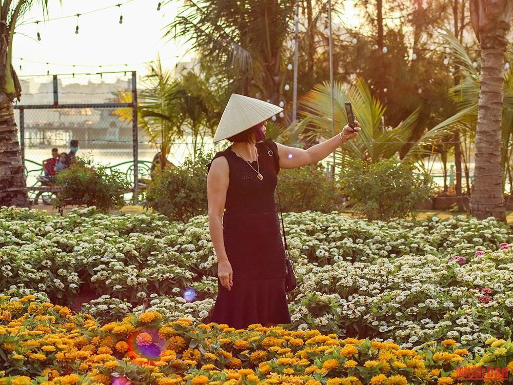 Les visiteurs, qui viennent ici, prennent souvent de belles photos. Les visiteurs, qui viennent ici, prennent souvent de belles photos.