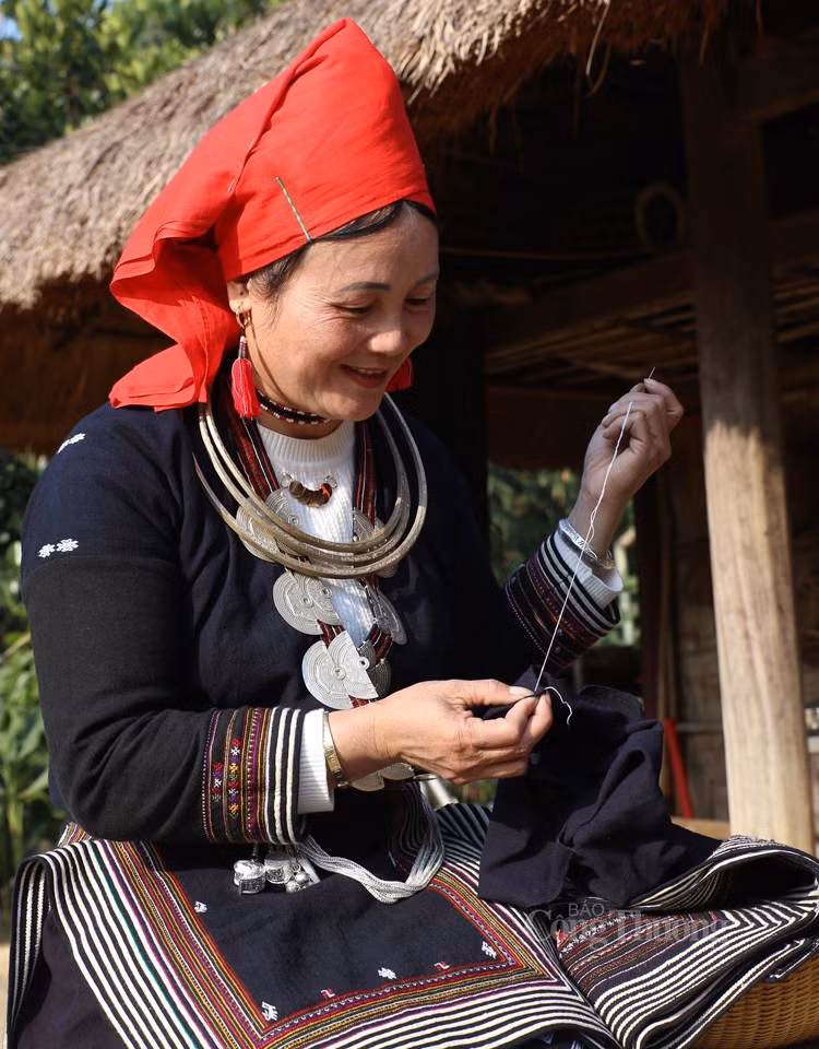 Le peuple Dao Tiền juge la beauté d’une femme par sa capacité à broder.