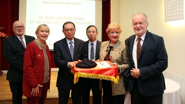 Des souvenirs offerts à ses proches amis internationaux par le Président Hô Chi Minh ảnh 5