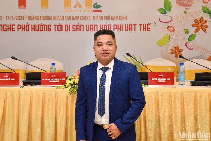 L’artisan Cô Nhu Dôi. L’artisan Cô Nhu Dôi.