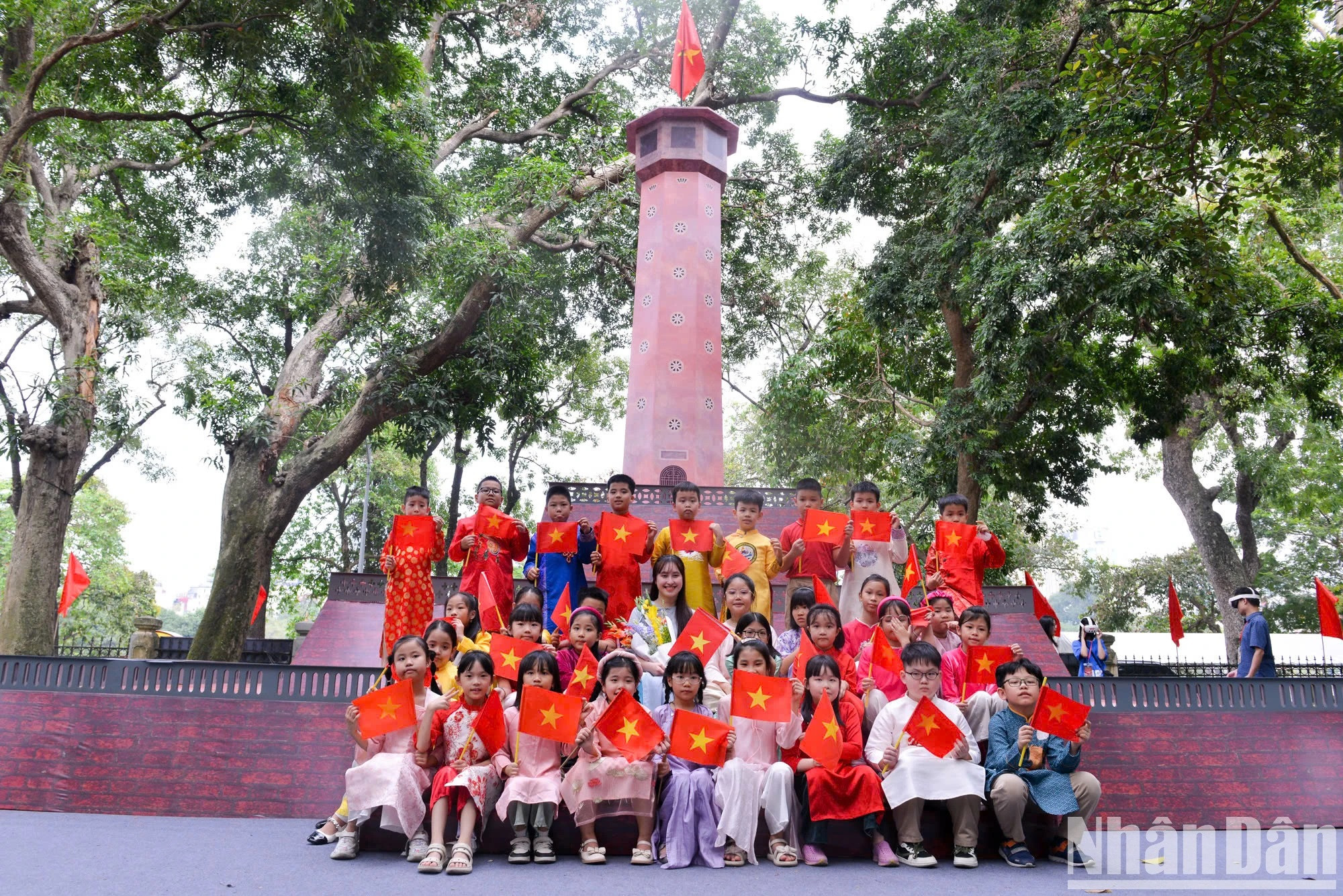 L’exposition a attiré des visiteurs de tous âges, notamment de nombreux jeunes.