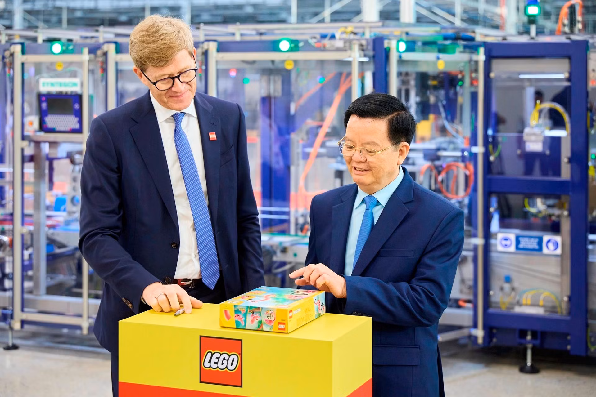 Dans l'usine de LEGO dans le parc industriel Vietnam-Singapour III (VSIP III) à Binh Duong. Photo : TNO.