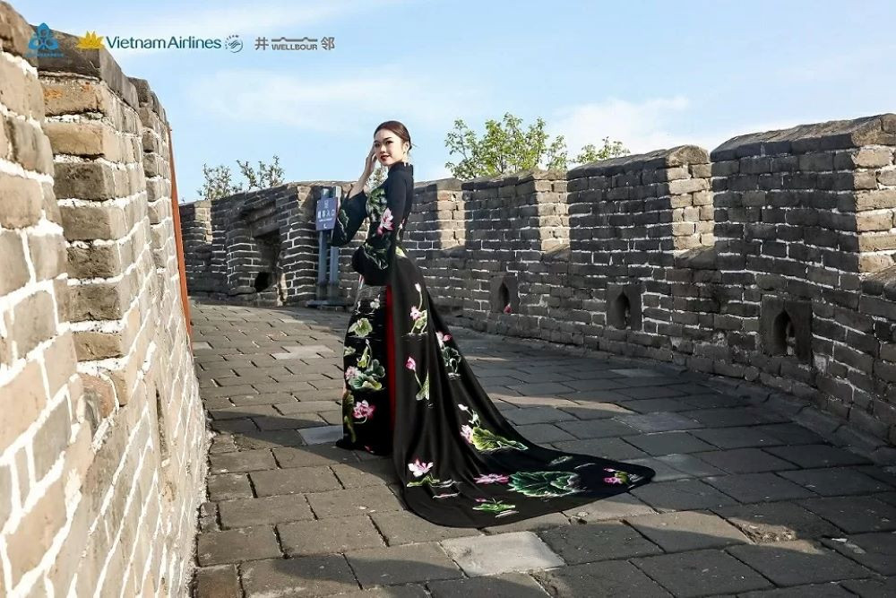 En portant de cette tenue traditionnelle, chaque participante est devenu un ambassadeur culturel. Photo : BQT.