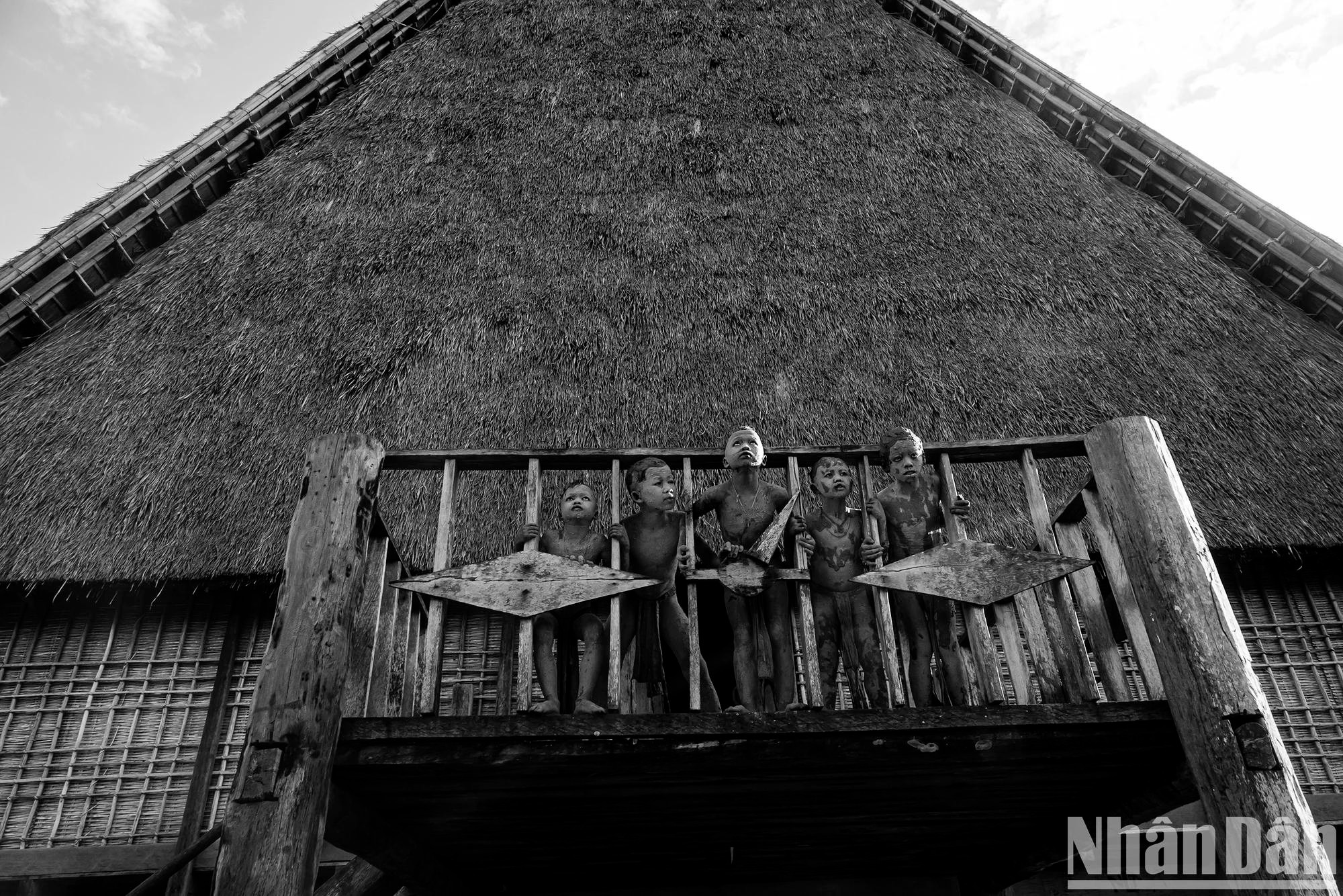 La cérémonie d'abandon des tombes est considérée comme la plus grande fête des Gia Rai.