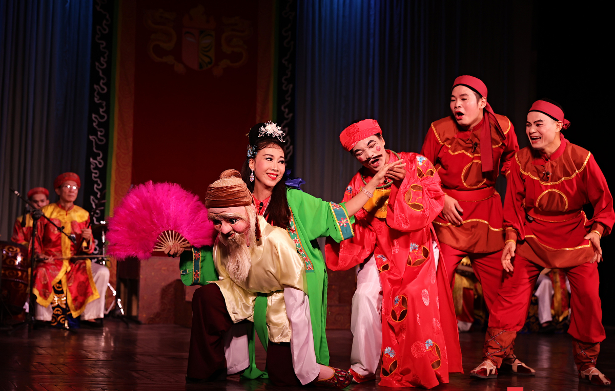 Le tuồng (théâtre classique) est un art scénique original qui a été reconnu patrimoine culturel immatériel national. Photo : Toquoc. Le tuồng (théâtre classique) est un art scénique original qui a été reconnu patrimoine culturel immatériel national. Photo : Toquoc.