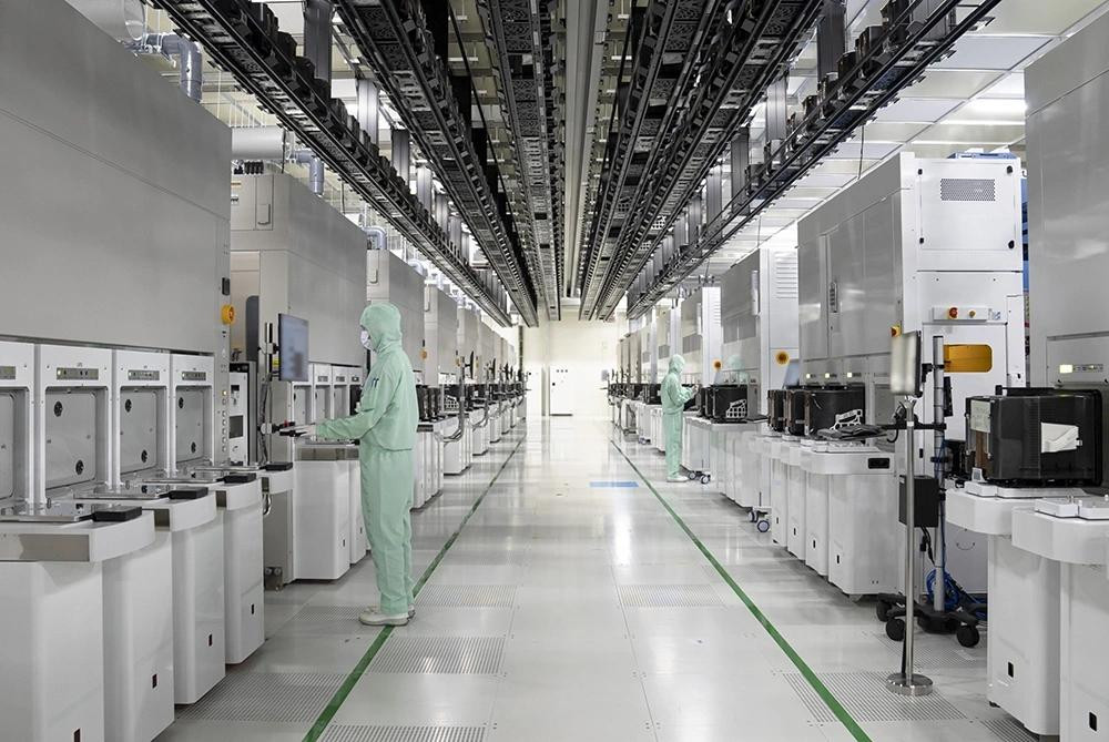 Le Vietnam progresse également dans le domaine de l’IA et des semi-conducteurs composites. Photo : VOV Le Vietnam progresse également dans le domaine de l’IA et des semi-conducteurs composites. Photo : VOV