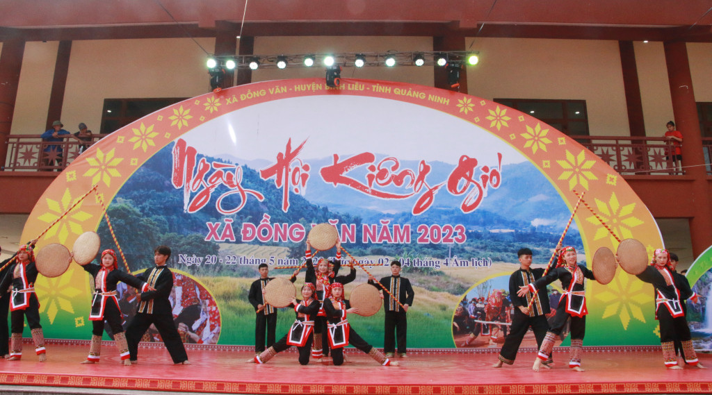 Lors de la fête du « kiêng gió » 2023. Photo : baoquangninh. 