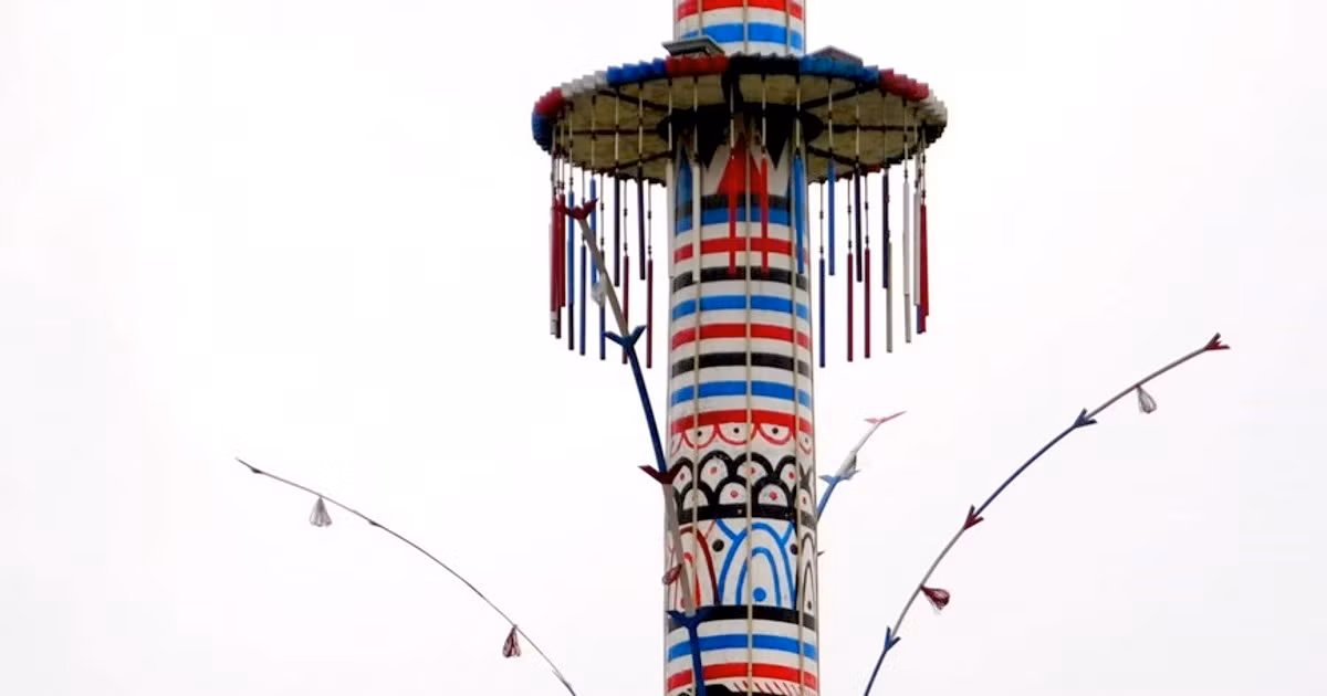 L'art de décoration de la perche rituelle des Co du district de Tra Bong devient un patrimoine culturel matériel national affirmant l'identité culturelle de l’ethnie. Photo : baodantoc.