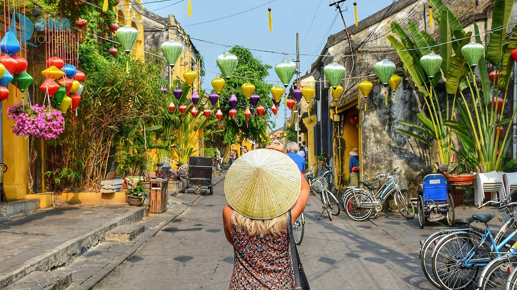 Hoi An est une destination très populaire pour les touristes étrangers. Photo : TNO.