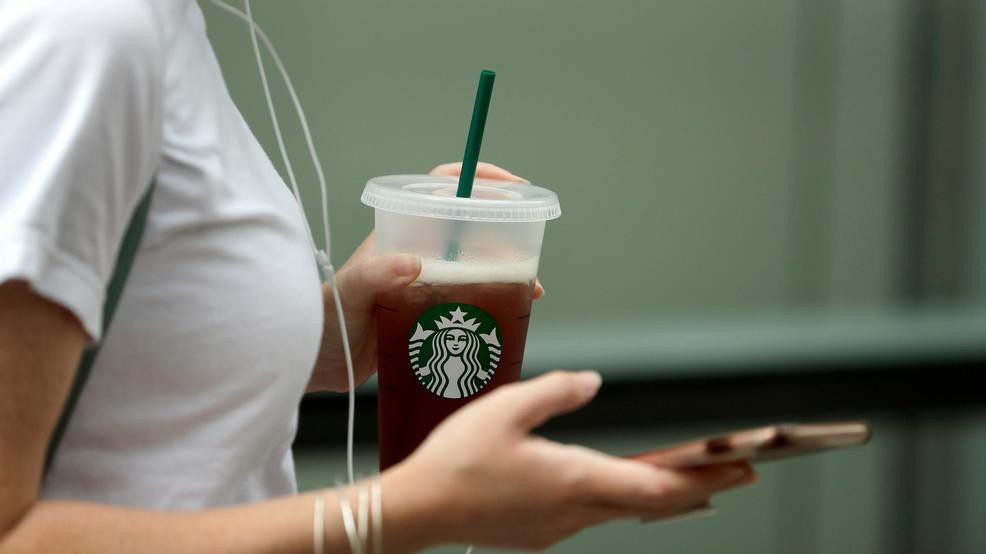 Starbucks a annoncé la suppression des pailles en plastique dès 2018. Source : Vneconomy Starbucks a annoncé la suppression des pailles en plastique dès 2018. Source : Vneconomy