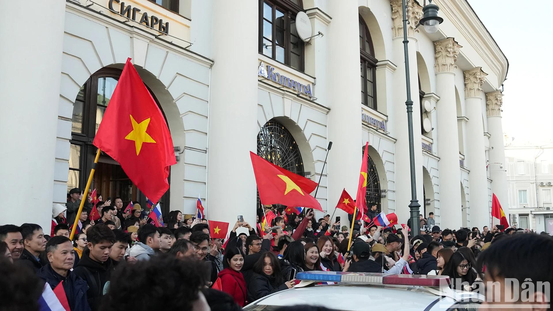 Fierté vietnamienne sur la place Rouge ảnh 2