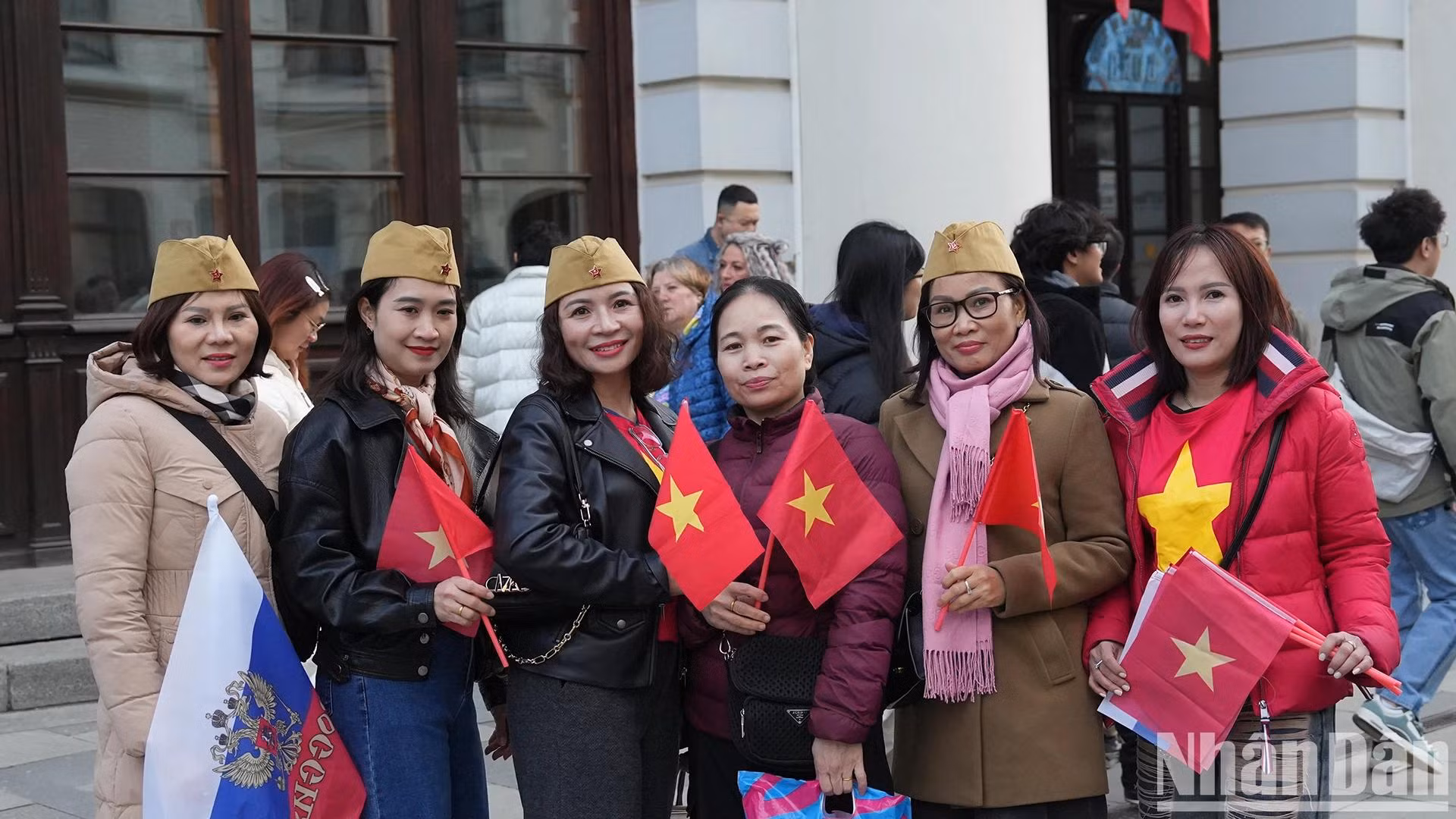 Fierté vietnamienne sur la place Rouge ảnh 15