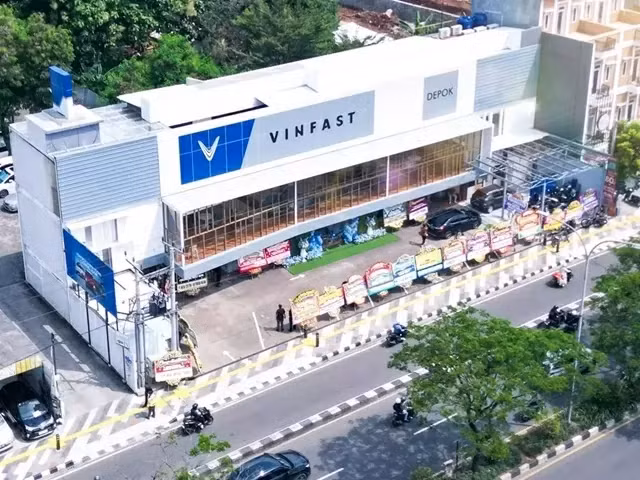 Magasin de véhicules électriques Vinfast en Indonésie. Photo : Jakarta Global.