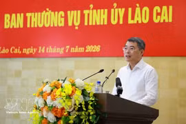 Le Premier ministre Le Minh Hung à la séance de travail avec la permanence du Comité provincial du Parti de Lao Cai. Photo : VNA.