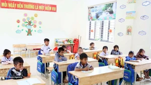Des élèves de l'école K Ai dans la province de Quang Tri. Photo : VNA. 