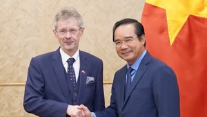 Le président du Comité populaire de Ho Chi Minh-Ville, Nguyen Van Duoc (à droite), et le président du Sénat du Parlement de la République tchèque, Milos Vystrcil. Photo : VNA. 