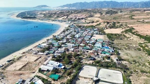 La zone du hameau de Vinh Truong (commune de Phuoc Dinh, province de Khanh Hoa) est située dans le périmètre de planification du projet de centrale nucléaire de Ninh Thuan 1. Photo : VNA.