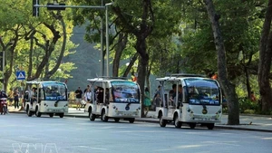 Le contrôle des émissions des véhicules motorisés s’impose comme un levier important pour le Vietnam à réaliser son objectif de la neutralité carbone à l’horizon 2050 (Net Zero). Photo : VNA. 