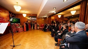 Le programme « Printemps au pays natal - Xuan Que huong 2026 » a été organisé le 6 février en Bulgarie. Photo : baoquocte.